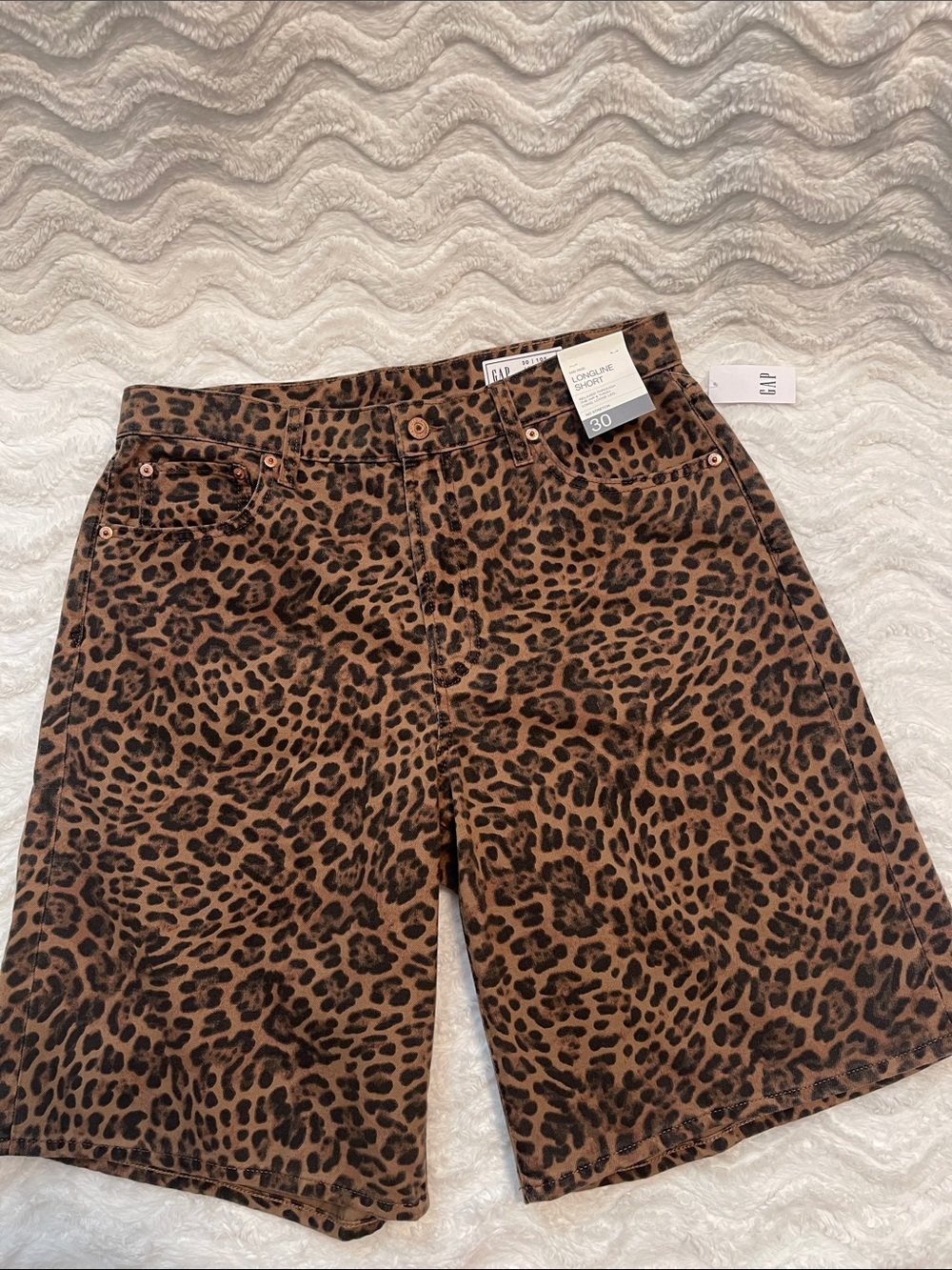 NWT GAP Denim Leopard Longline Shorts - Picture 10 of 15